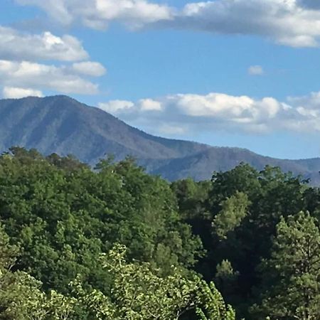 Romantic Mtn Cabin Hot Tub & Jacuzzi Views Sevierville Exterior foto